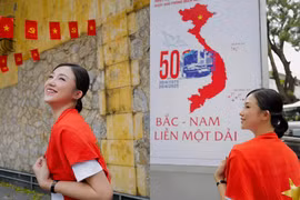 Hot girl Salim cùng hội bạn thân đăng ảnh mừng Đại lễ 30/4