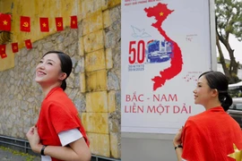 Hot girl Salim cùng hội bạn thân đăng ảnh mừng Đại lễ 30/4