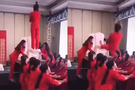 Khó hiểu chiêu trò thả rơi từ trên cao để thử lòng nhân viên