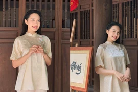 Bà xã Đoàn Văn Hậu gây ấn tượng khi đi lễ đầu năm