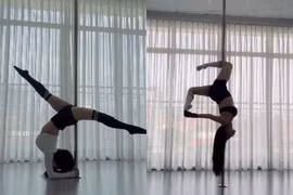 Sĩ Thanh hút mắt với những động tác múa cột điêu luyện khó cưỡng