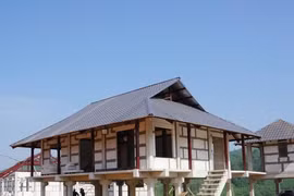 Những mái nhà đầu tiên ở khu tái định cư Làng Nủ