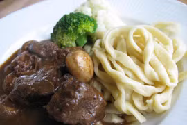 Thịt bò om nấm đã mắt ngon miệng