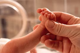 Những sai lầm phổ biến khi chăm sóc bé sơ sinh