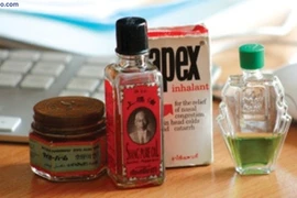 Trẻ ngừng tim nếu lạm dụng dầu gió 