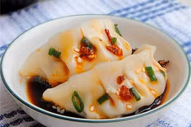 Làm sủi cảo chiên đón may mắn đầu năm