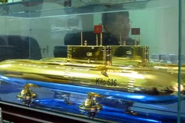 Doanh nhân chế tạo tàu ngầm mơ làm trực thăng giá 200 triệu đồng