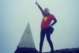 Hành trình chinh phục Fansipan của mẹ đơn thân mắc ung thư