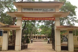 Trường cấm nữ giáo viên mặc váy ở Quảng Bình