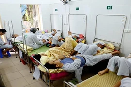 Hà Nội: sốt xuất huyết diễn biến phức tạp, khẩn cấp phân luồng bệnh nhân 