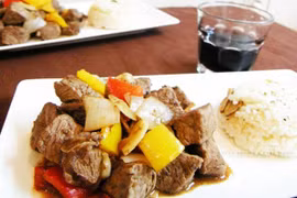 Đổi vị sành điệu với bò lúc lắc sốt rượu vang 