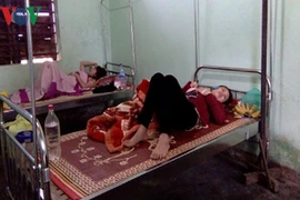 22 người ngộ độc sau dự tiệc khai trương nhà hàng