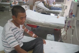 Tiếp sức cho nữ phóng viên trẻ có chồng suy thận độ 4