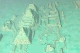 Những kiến trúc kỳ dị nhất đáy đại dương