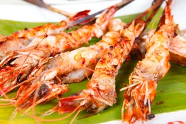 Sai lầm chết người khi cho trẻ ăn tôm không đúng cách