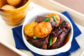 Sườn non om khoai tây ngon đậm đà 