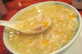 Súp gà ngô non giàu dinh dưỡng 