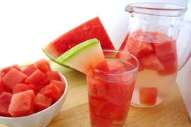 Uống gì detox mùa hè để khỏe đẹp như hot girl