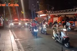 TPHCM: Cháy nhà trong hẻm ở Quận 1, người dân kịp thời dập lửa