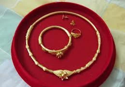 Cười ra nước mắt vì... vàng cưới