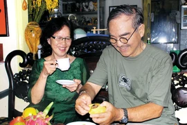 Ai bảo đào hoa thì không thể giữ mình?