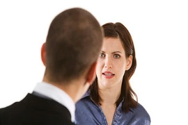 Tin chồng qua chùm chìa khóa