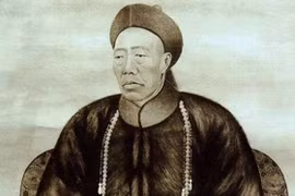 Mở mộ thái giám Lý Liên Anh, tái mặt khi thấy cảnh bên trong