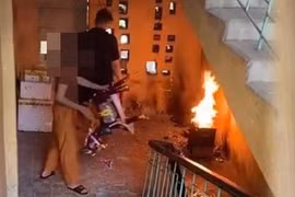 Bị phạt 4 triệu vì đốt vàng mã tại khu tập thể 