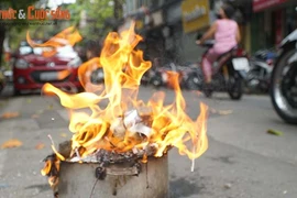 Rằm tháng 7, đốt vàng mã nhiều có tốt không?