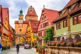 Đẹp lịm tim những thị trấn như bước ra từ cổ tích