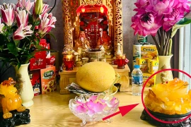 Hai thứ đặt lên bàn thờ Thần Tài giúp hút lộc, đắt hàng