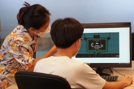 Nhóm tuổi nào ở Việt Nam dễ có các hành vi nguy hiểm trực tuyến?