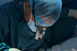 Chuyển vạt da điều trị cho bệnh nhân bị loét cùng cụt 10 năm 