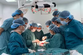 Vẫn sinh con dù đã cắt cổ tử cung để điều trị ung thư 