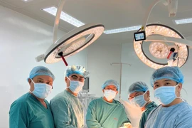 Tái tạo ngực cho bệnh nhân ung thư vú 19 tuổi bằng vạt cơ lưng