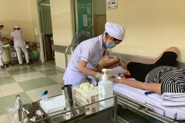 Dịch sốt xuất huyết ở TP HCM bùng mạnh: Chưa tiêu diệt hết lăng quăng, muỗi gây bệnh