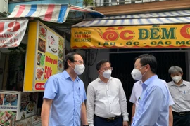Bí thư Thành ủy TP HCM Nguyễn Văn Nên kiểm tra tình hình thực tế dịch sốt xuất huyết