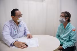 Dấu hiệu cảnh báo u gan: Đau nhói hạ sườn phải, sốt nhẹ, vàng da