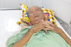 Cụ ông choáng nhiễm trùng nặng vì xương cá đâm thủng đại tràng 