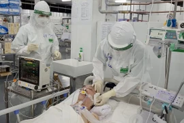 Bài học quan trọng trong đại dịch Covid-19 chính là văcxin