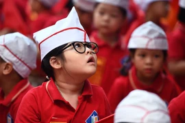 Bà Rịa-Vũng Tàu cấm các trường ép học sinh mua, may đồng phục