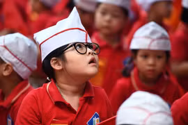 Bà Rịa-Vũng Tàu cấm các trường ép học sinh mua, may đồng phục