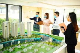 Môi giới bất động sản phải có chứng chỉ hành nghề