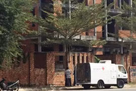 Cô dâu sốc nặng phát hiện thi thể trong biệt thự