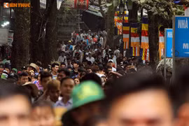 Ảnh: Biển người nô nức dự lễ khai hội chùa Hương 2019