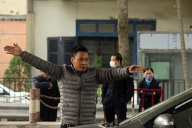 Ảnh: Tài xế chịu rét ở BOT Bắc Thăng Long - Nội Bài phản đối thu phí