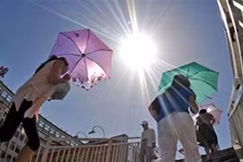 Bắc Bộ đón đợt nắng nóng mới, nhiệt độ có nơi trên 40 độ C