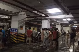 Cháy dưới hầm chung cư Hapulico, cư dân hốt hoảng