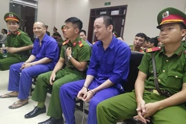 Vừa bắt đầu 15 phút, phiên phúc thẩm Nguyễn Văn Tình đã hoãn