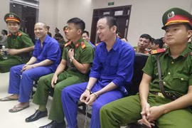 Vừa bắt đầu 15 phút, phiên phúc thẩm Nguyễn Văn Tình đã hoãn